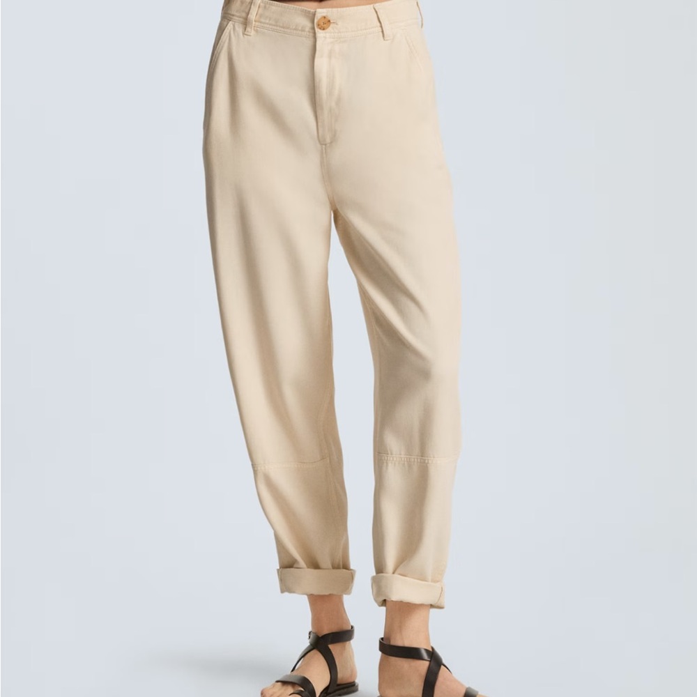Everlane the relaxed chino parchment 00